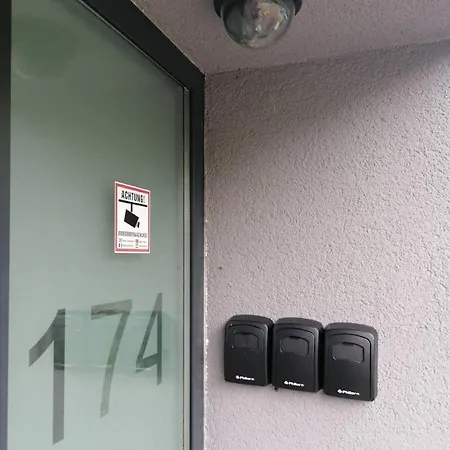 Sleep Well - Tempur Beds- Neu - Lage - Free Parking - Wifi Apartment