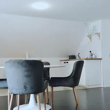 Sleep Well - Tempur Beds- Neu - Lage - Free Parking - Wifi * Detmold