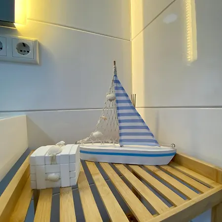 Sleep Well - Tempur Beds- Neu - Lage - Free Parking - Wifi Apartment Detmold