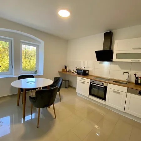 Sleep Well - Tempur Beds- Neu - Lage - Free Parking - Wifi *