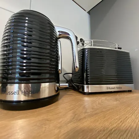 Sleep Well - Tempur Beds- Neu - Lage - Free Parking - Wifi Daire *