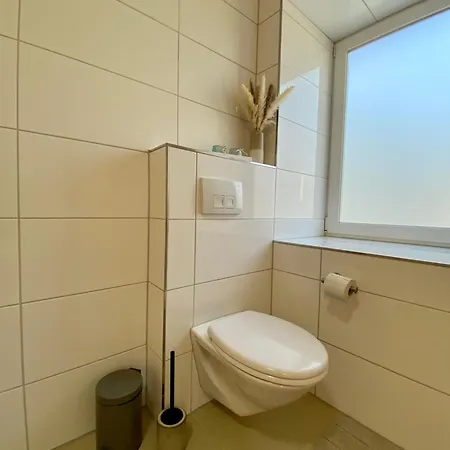 Sleep Well - Tempur Beds- Neu - Lage - Free Parking - Wifi Daire Detmold