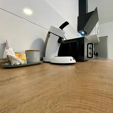 Sleep Well - Tempur Beds- Neu - Lage - Free Parking - Wifi Apartment *