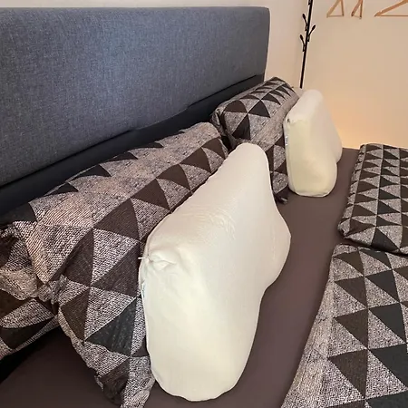 Daire Sleep Well - Tempur Beds- Neu - Lage - Free Parking - Wifi *