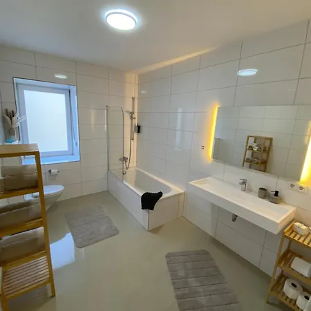 Daire Sleep Well - Tempur Beds- Neu - Lage - Free Parking - Wifi Detmold