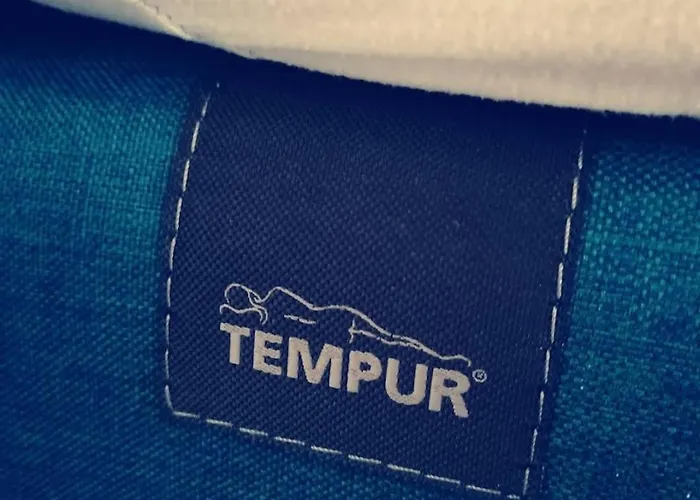 Sleep Well - Tempur Beds- Neu - Lage - Free Parking - Wifi Appartement *