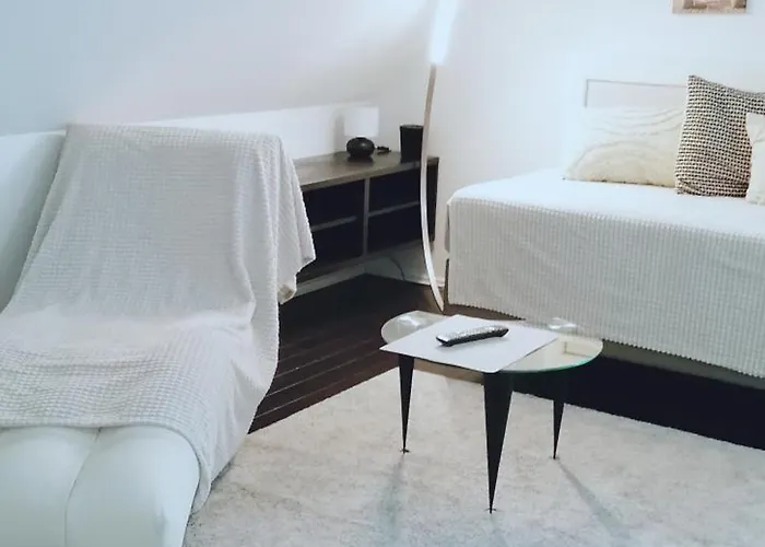 Sleep Well - Tempur Beds- Neu - Lage - Free Parking - Wifi Appartement