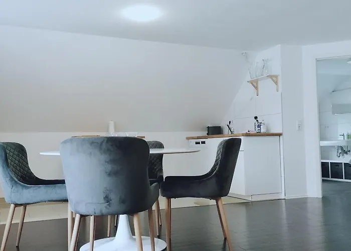 Sleep Well - Tempur Beds- Neu - Lage - Free Parking - Wifi * Detmold