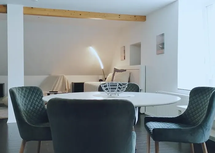 Sleep Well - Tempur Beds- Neu - Lage - Free Parking - Wifi Appartement