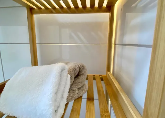 Sleep Well - Tempur Beds- Neu - Lage - Free Parking - Wifi * Detmold