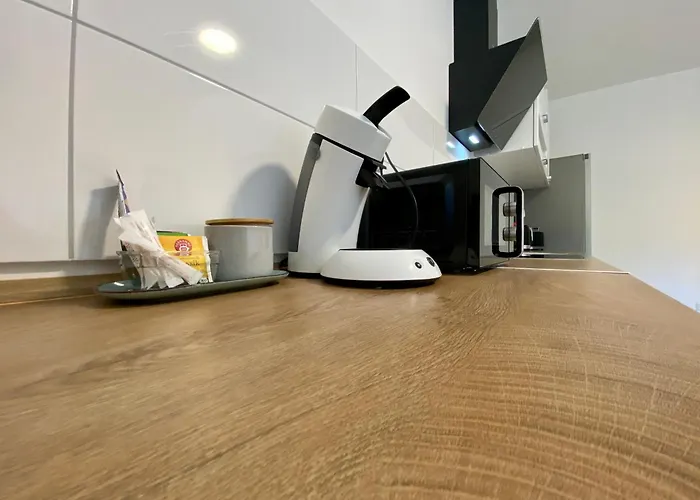 Sleep Well - Tempur Beds- Neu - Lage - Free Parking - Wifi Appartement *